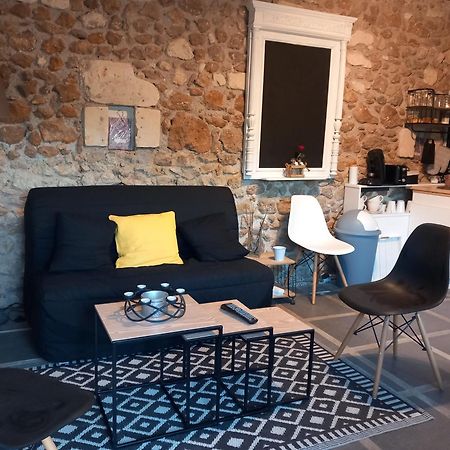 Les Chambres Du Vau Profond Vernoil Exteriör bild