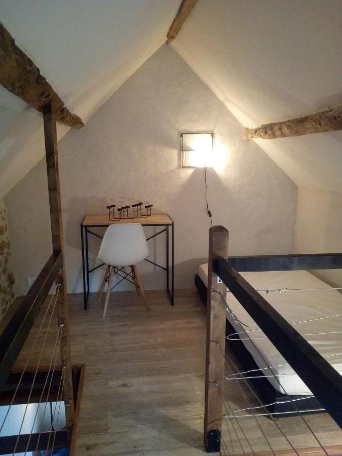 Les Chambres Du Vau Profond Vernoil Exteriör bild