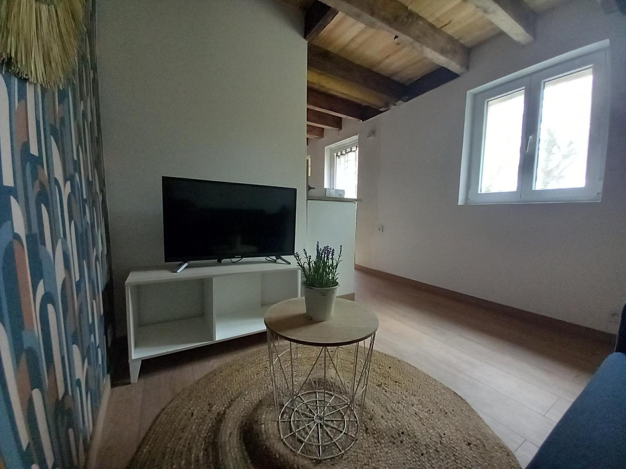 Les Chambres Du Vau Profond Vernoil Exteriör bild
